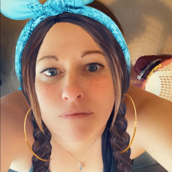 Meet your Posher, Ciara - Picture 2 of 2